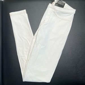 Brand new HUE white jeggings XS.